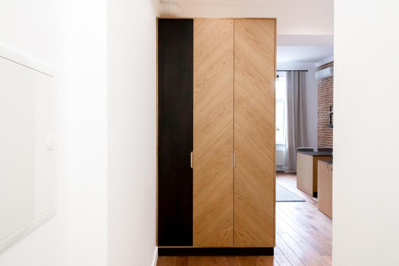 Seveneleven Apartments Чернивци Екстериор снимка