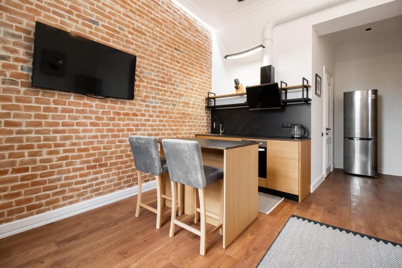 Seveneleven Apartments Чернивци Екстериор снимка