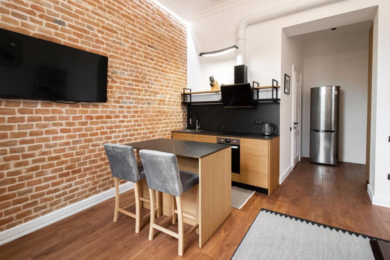 Seveneleven Apartments Чернивци Екстериор снимка