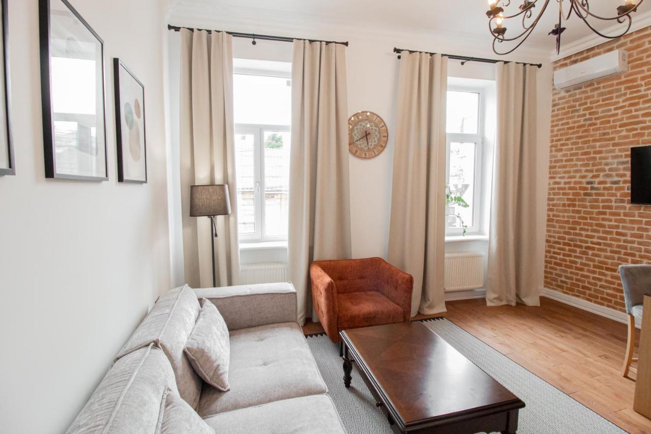 Seveneleven Apartments Чернивци Екстериор снимка