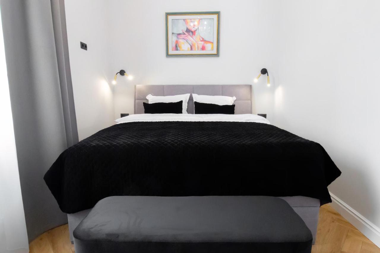 Seveneleven Apartments Чернивци Екстериор снимка