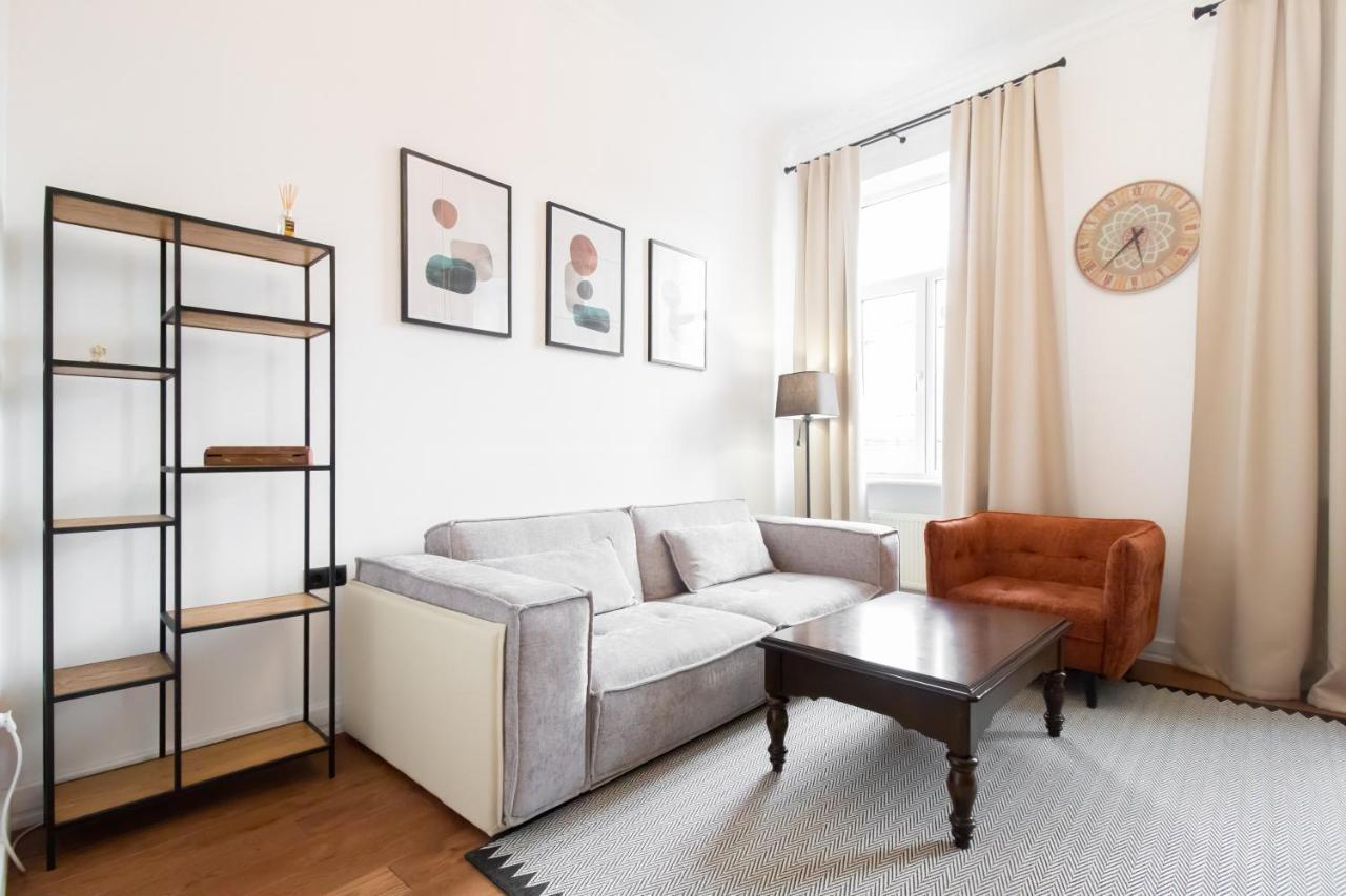 Seveneleven Apartments Чернивци Екстериор снимка