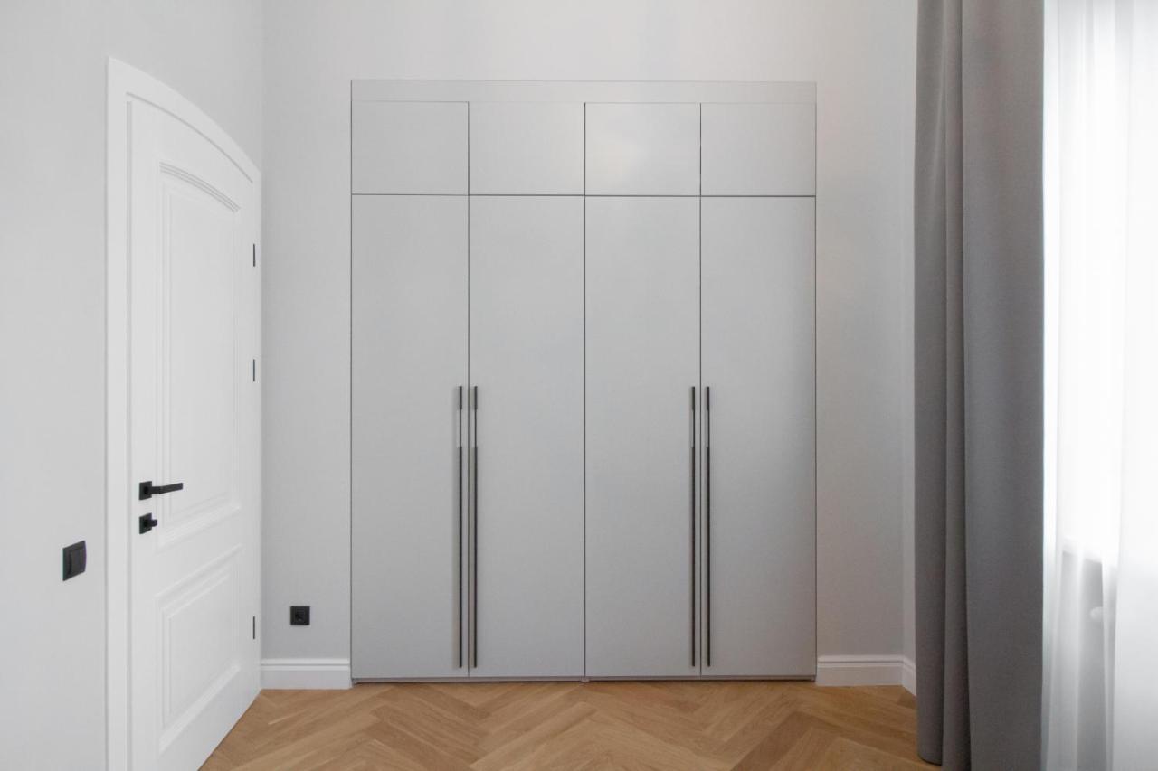 Seveneleven Apartments Чернивци Екстериор снимка