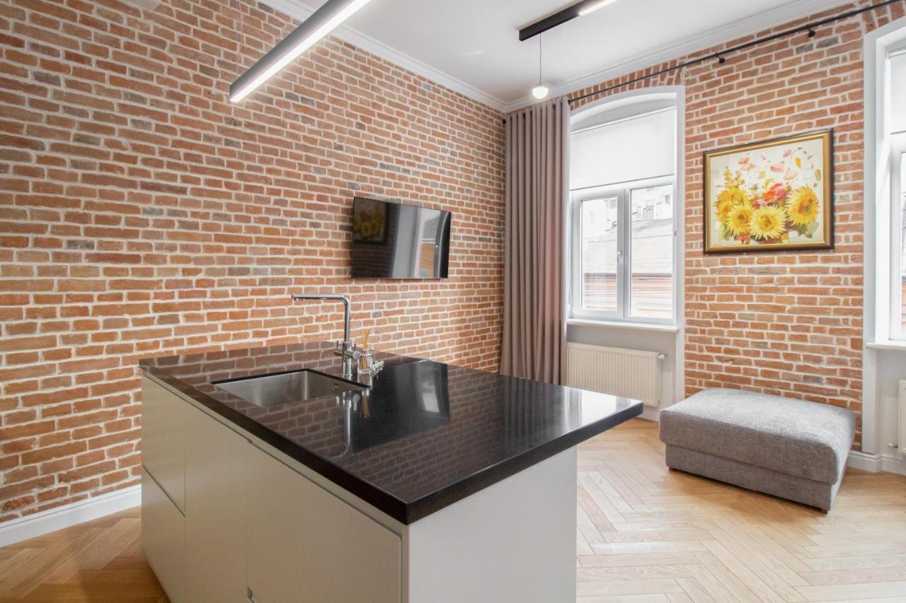 Seveneleven Apartments Чернивци Екстериор снимка
