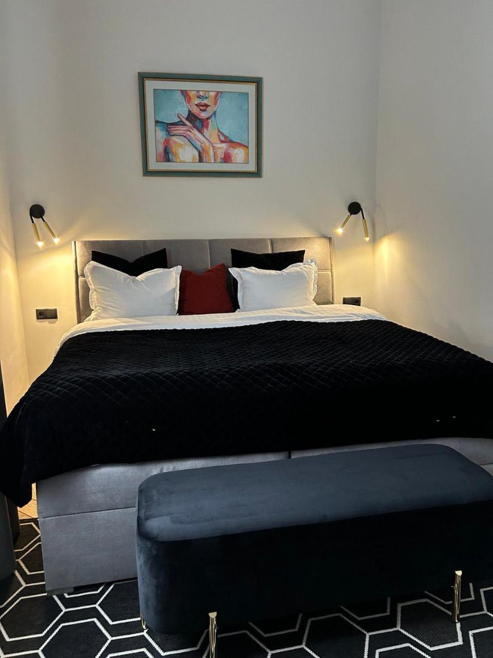 Seveneleven Apartments Чернивци Екстериор снимка