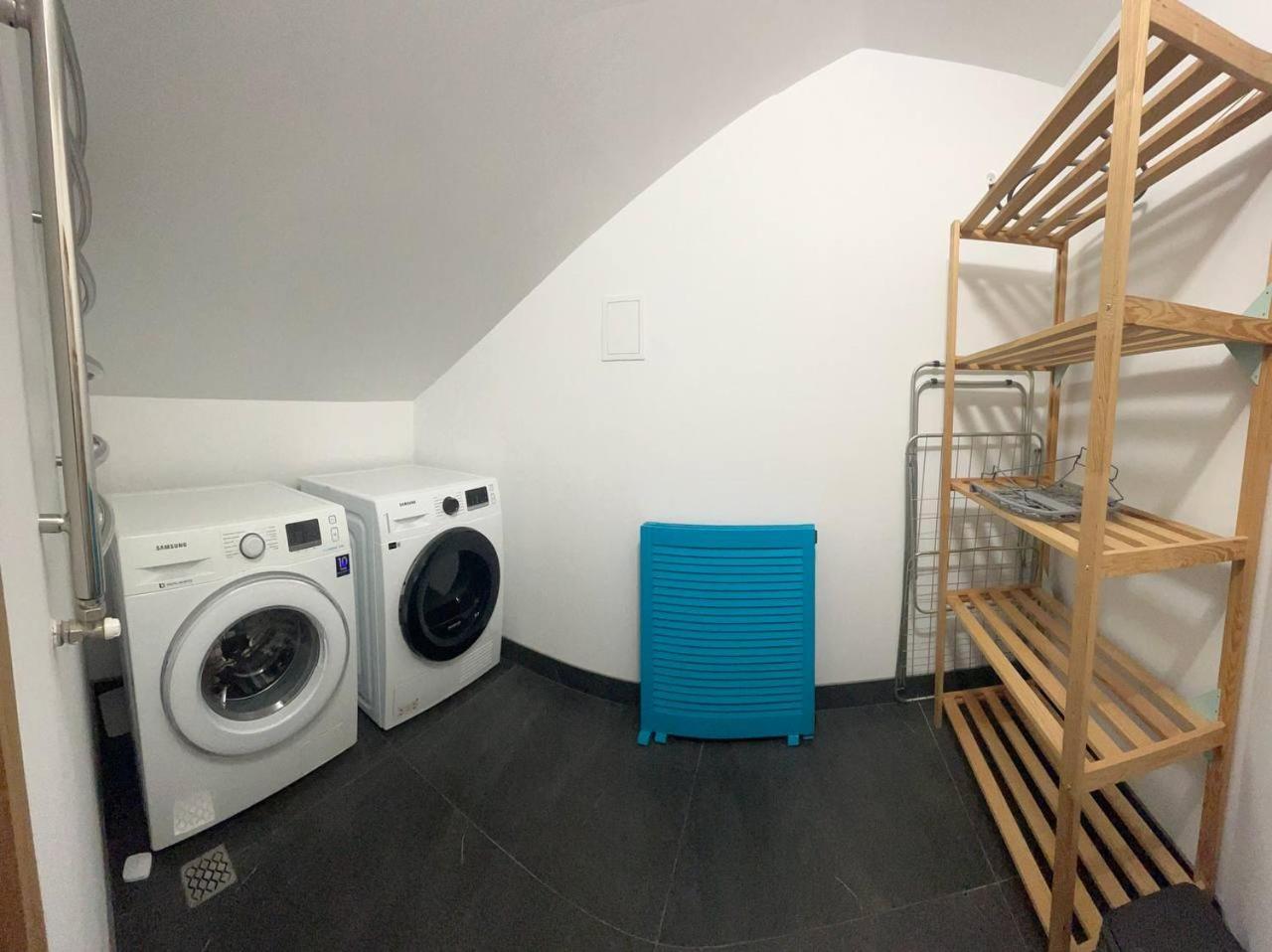 Seveneleven Apartments Чернивци Екстериор снимка