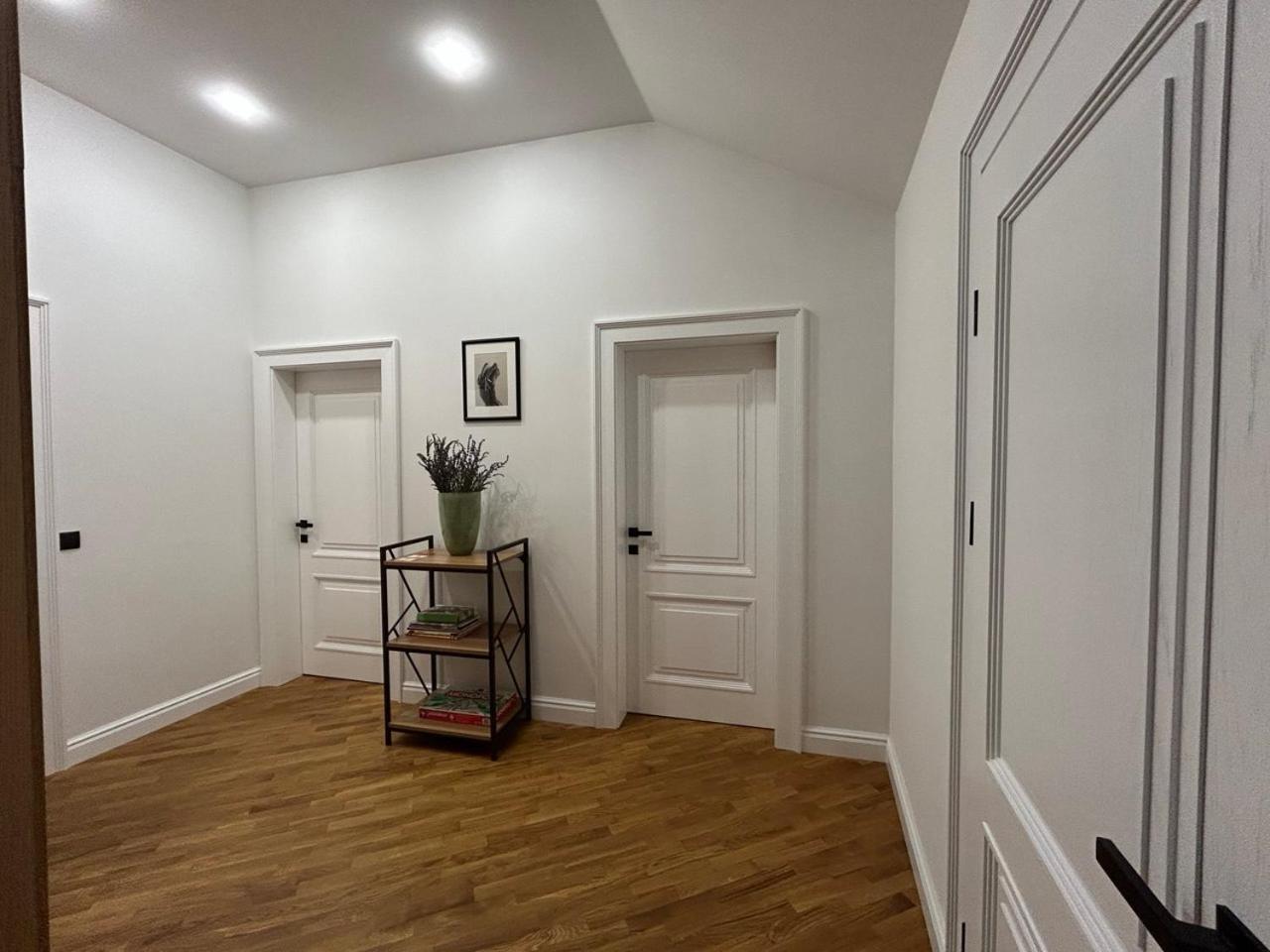 Seveneleven Apartments Чернивци Екстериор снимка